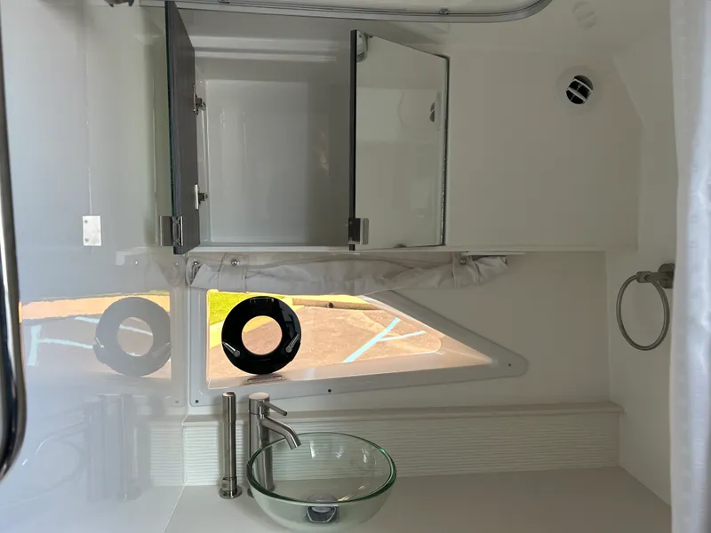 Slide: The Image of Sea Ray Sundancer 320 2027 - 36