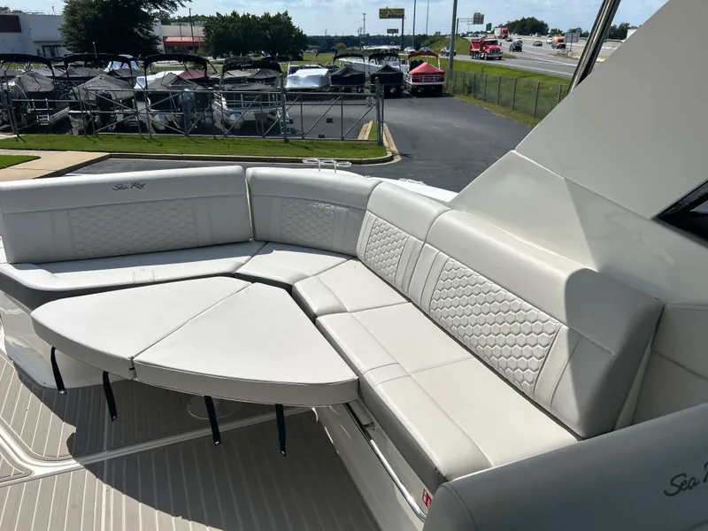 Slide: The Image of Sea Ray Sundancer 320 2027 - 14