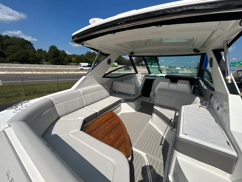 Slide: The Image of Sea Ray Sundancer 320 2027 - 13
