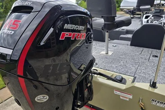 Slide: The Image of 2026 Tracker Pro Team 190 boat with Mercury 115 Pro XS outboard motor. - 3