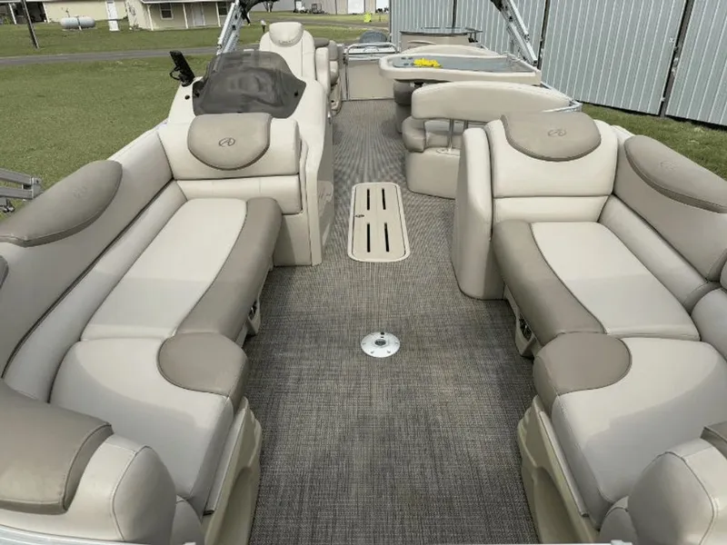 Slide: The Image of Avalon LSZ CR 2585 2019 - 2