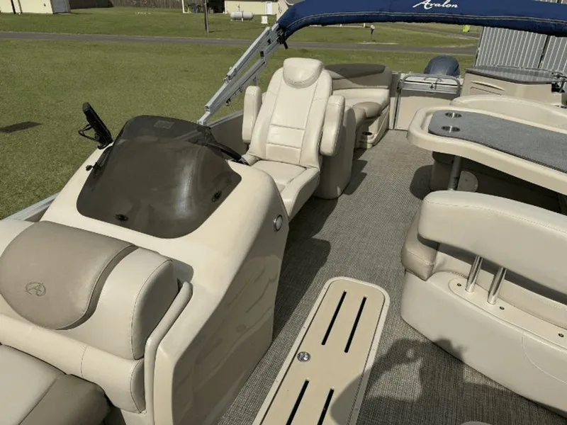 Slide: The Image of Avalon LSZ CR 2585 2019 - 3