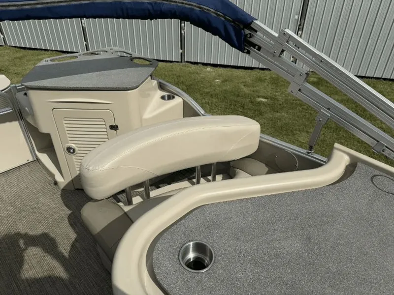 Slide: The Image of Avalon LSZ CR 2585 2019 - 5