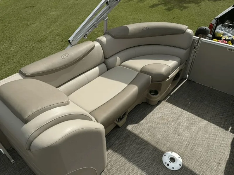 Slide: The Image of Avalon LSZ CR 2585 2019 - 6