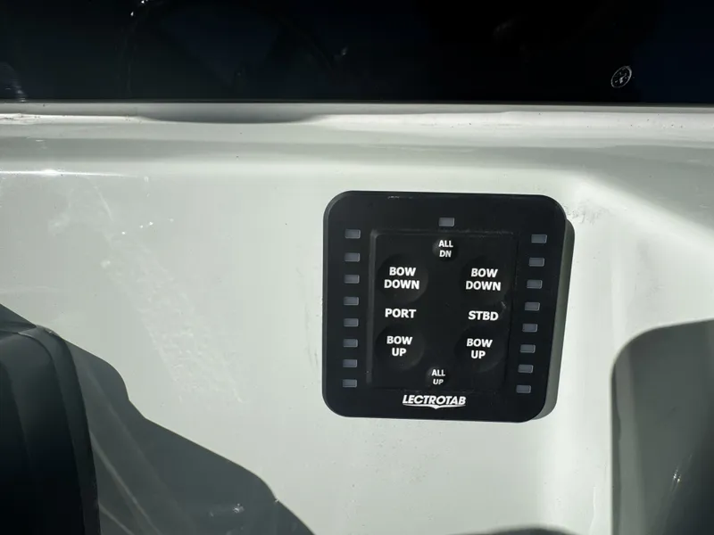 Slide: The Image of Tidewater 220 LXF 2026 - 18