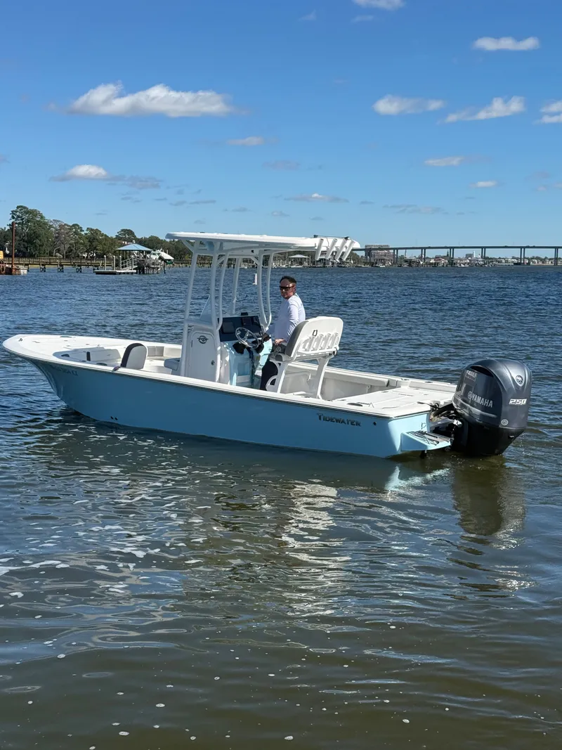 Slide: The Image of Tidewater 2300 Carolina Bay 2020 - 10