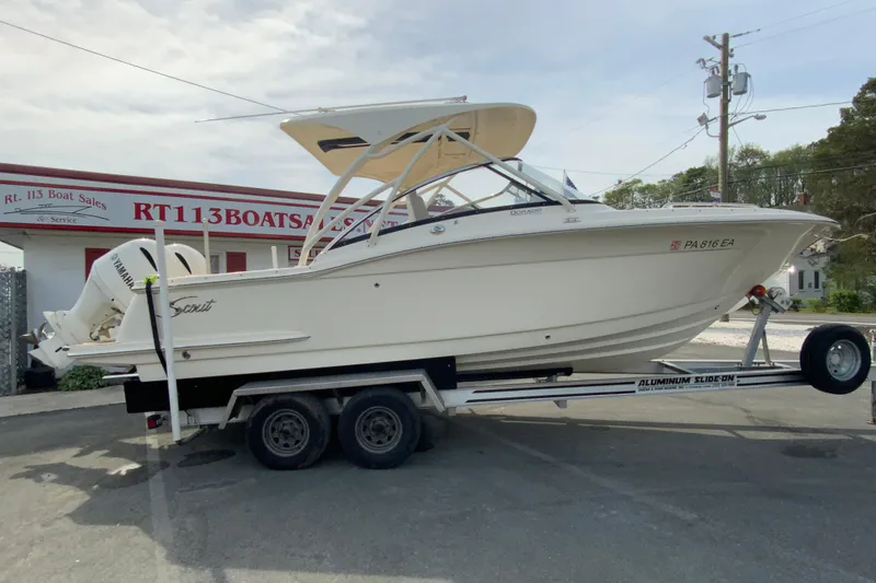 The Image of 2019 Scout 255 Dorado boat on trailer at RT113 Boat Sales. - 1