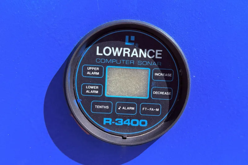 Slide: The Image of Lowrance R-3400 sonar display on 1987 Sea Ray 340 Sedan Bridge. - 18