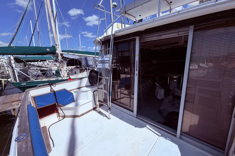 Slide: The Image of 1987 Sea Ray 340 Sedan Bridge yacht, Nauti Lovin - 24