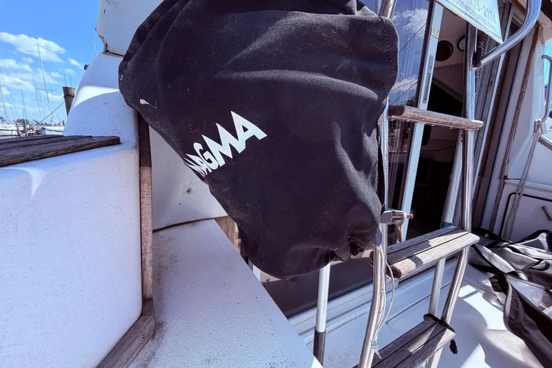 Slide: The Image of Magma grill attached at the stairs to the upper helm - 66
