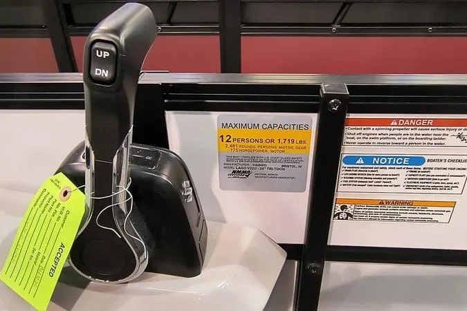 Slide: The Image of Control lever of Viaggio V22U 2026 with capacity and safety warnings displayed. - 7