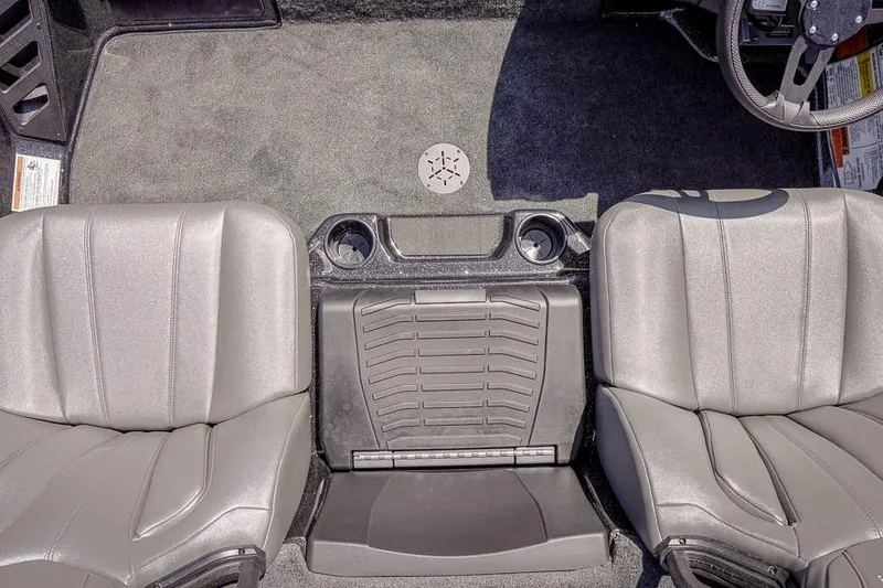 Slide: The Image of Interior of 2026 Skeeter ZXR20 SE boat with dual seats and cup holders. - 41