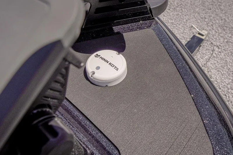 Slide: The Image of Minn Kota device on 2026 Skeeter ZXR20 SE boat deck. - 48