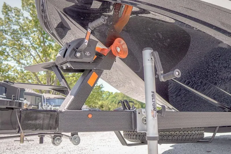 Slide: The Image of Trailer hitch of 2026 Skeeter ZXR20 SE boat with winch and roller. - 51