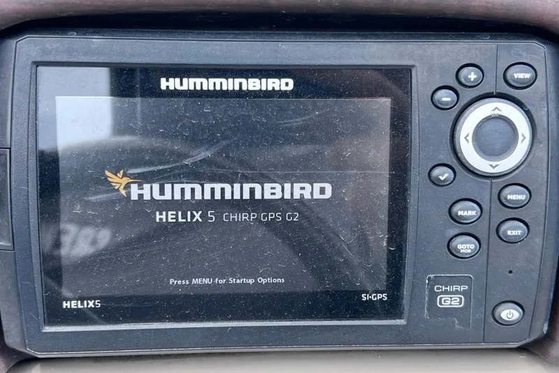 Slide: The Image of Humminbird Helix 5 CHIRP GPS G2 on 2018 Berkshire 25 STS Tri Toon. - 33
