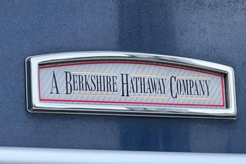 Slide: The Image of Plaque on 2018 Berkshire 25 STS Tri Toon, labeled "A Berkshire Hathaway Company." - 6