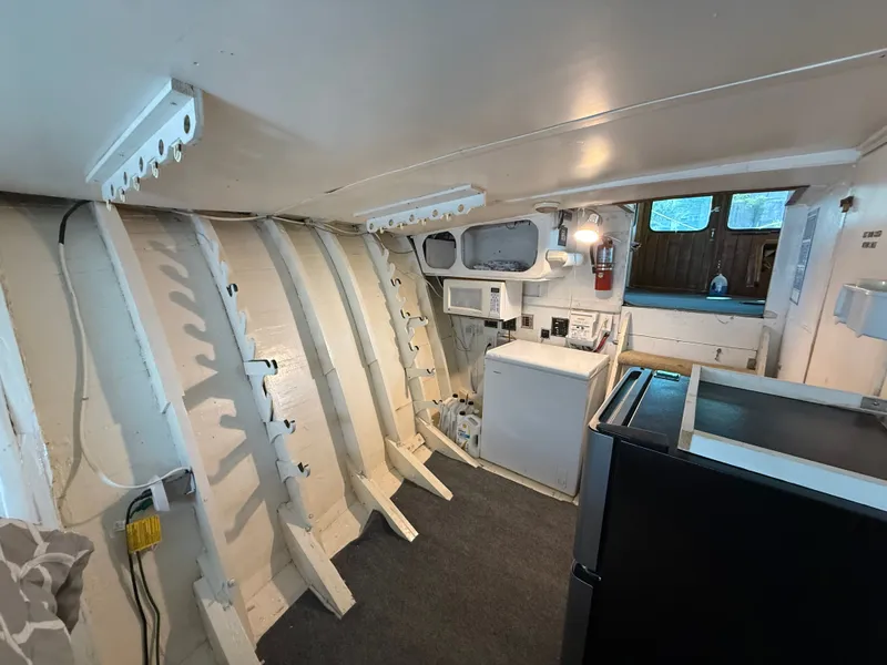 Slide: The Image of Custom Carolina Buddy Harris 44 Sport Fish 1983 - 10