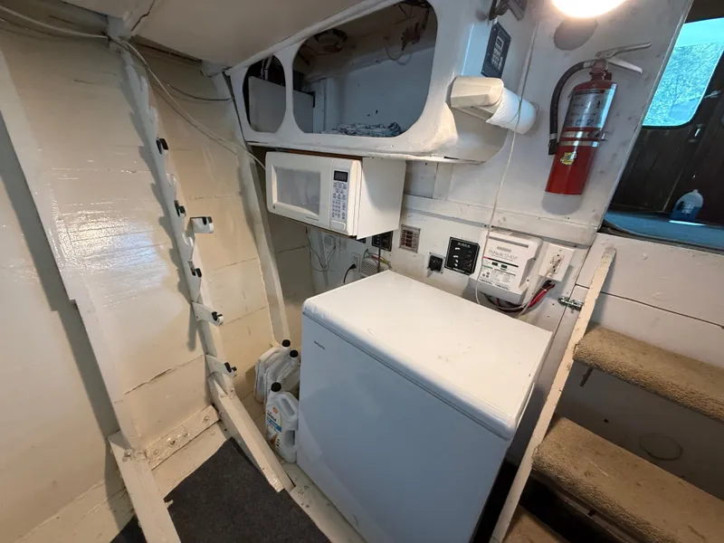 Slide: The Image of Custom Carolina Buddy Harris 44 Sport Fish 1983 - 23