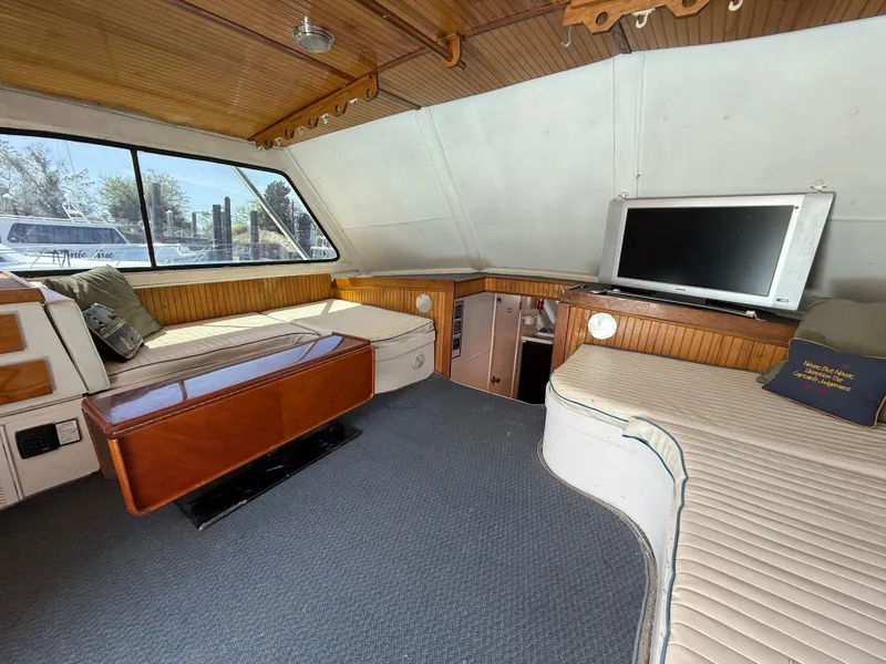Slide: The Image of Custom Carolina Buddy Harris 44 Sport Fish 1983 - 28