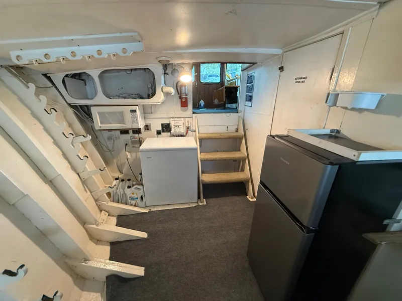 Slide: The Image of Custom Carolina Buddy Harris 44 Sport Fish 1983 - 9