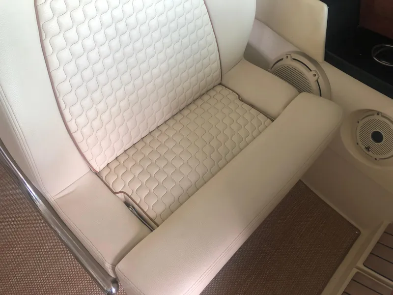 Slide: The Image of Chris-Craft Launch 31 GT 2020 - 56