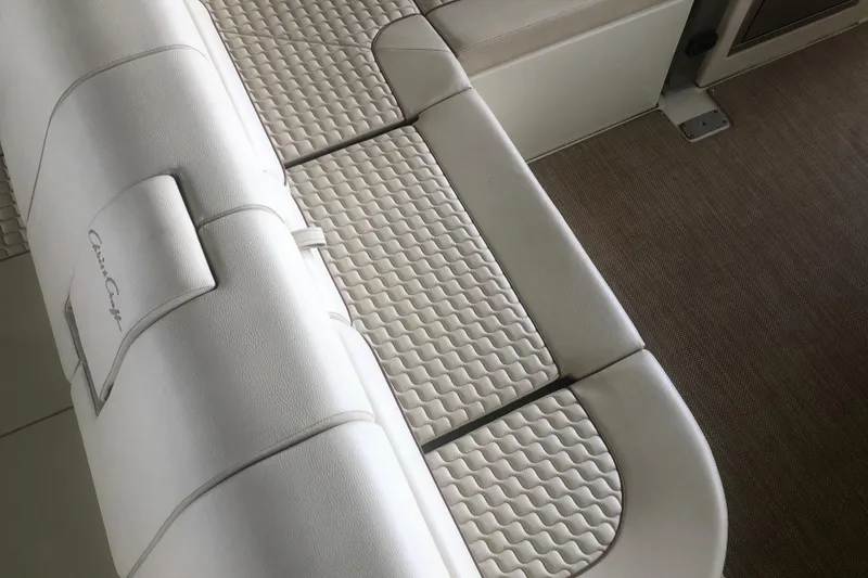 Slide: The Image of Chris-Craft Launch 31 GT 2020 - 72