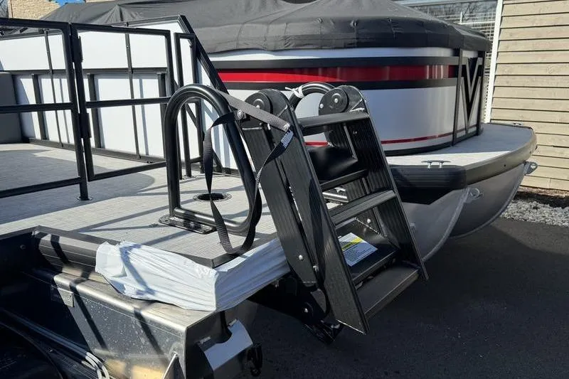 Slide: The Image of 2026 Viaggio Lago V22S pontoon boat with boarding ladder and railing. - 7