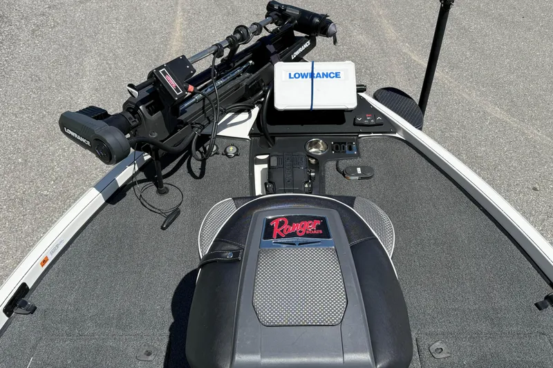 Slide: The Image of 2023 Ranger Z520C Cup-Equipped boat interior with Lowrance electronics. - 13