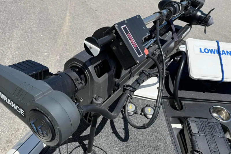 Slide: The Image of 2023 Ranger Z520C Cup-Equipped boat with Lowrance electronics and advanced fishing gear. - 14