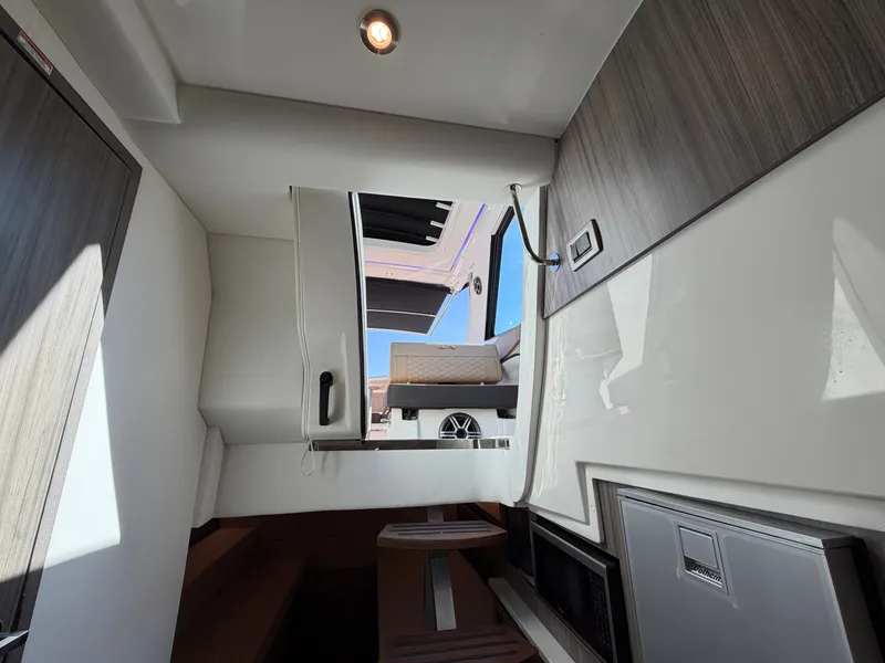 Slide: The Image of Sea Ray Sundancer 320 Outboard 2026 - 74