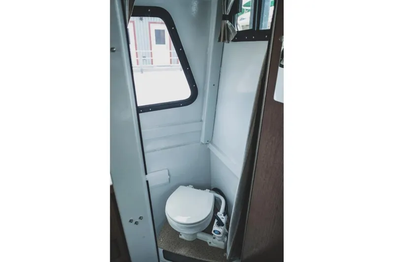 Slide: The Image of Kingfisher 2725 XRS 2026 - 13