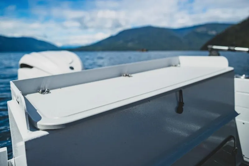 Slide: The Image of Kingfisher 2725 XRS 2026 - 14