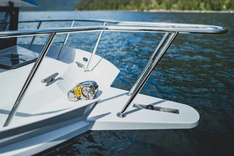 Slide: The Image of Kingfisher 2725 XRS 2026 - 16