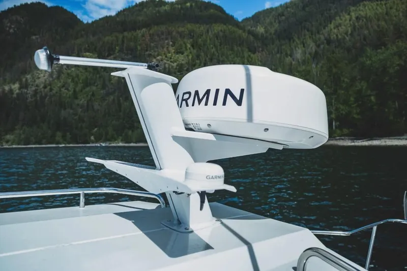 Slide: The Image of Kingfisher 2725 XRS 2026 - 18