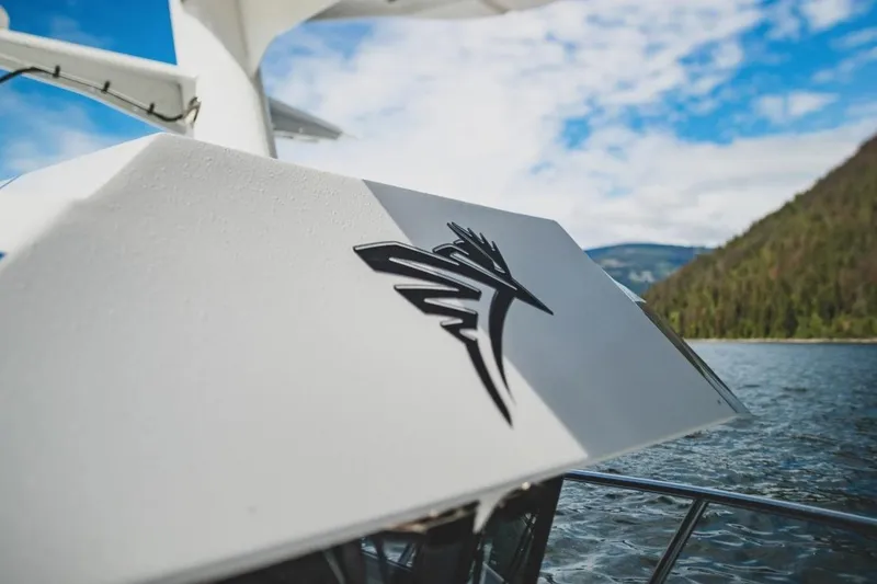 Slide: The Image of Kingfisher 2725 XRS 2026 - 19