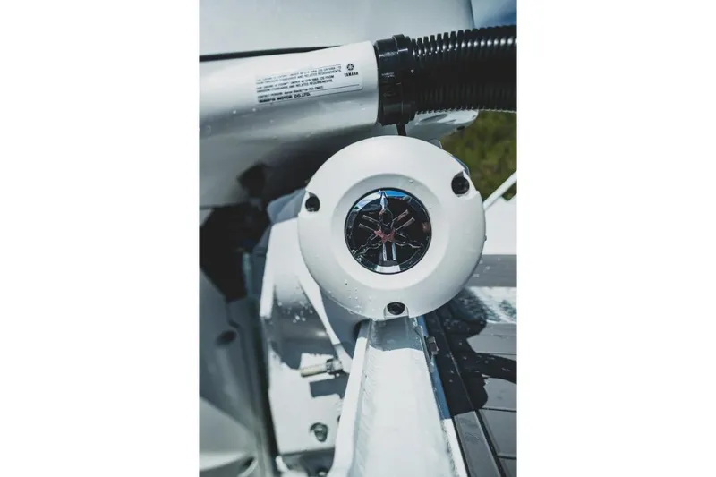 Slide: The Image of Kingfisher 2725 XRS 2026 - 22