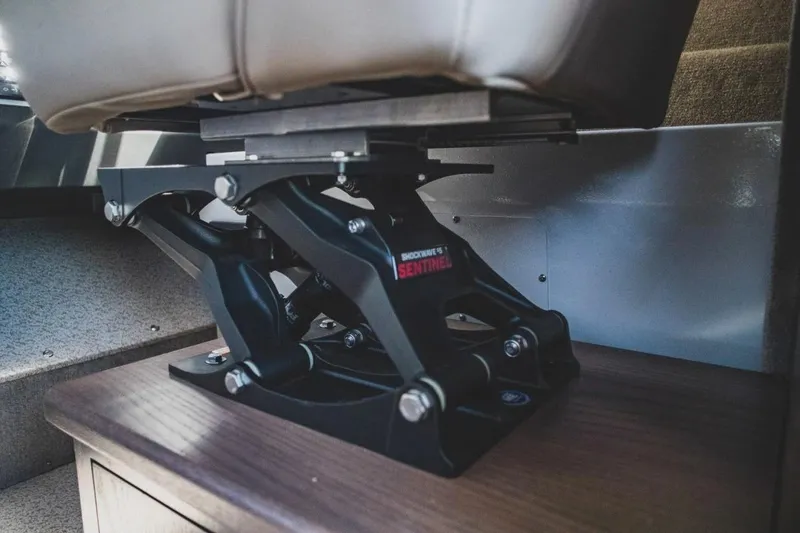 Slide: The Image of Kingfisher 2725 XRS 2026 - 8