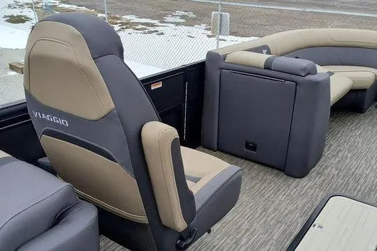 Slide: The Image of Interior of 2026 Viaggio x22u with luxurious seating. - 15