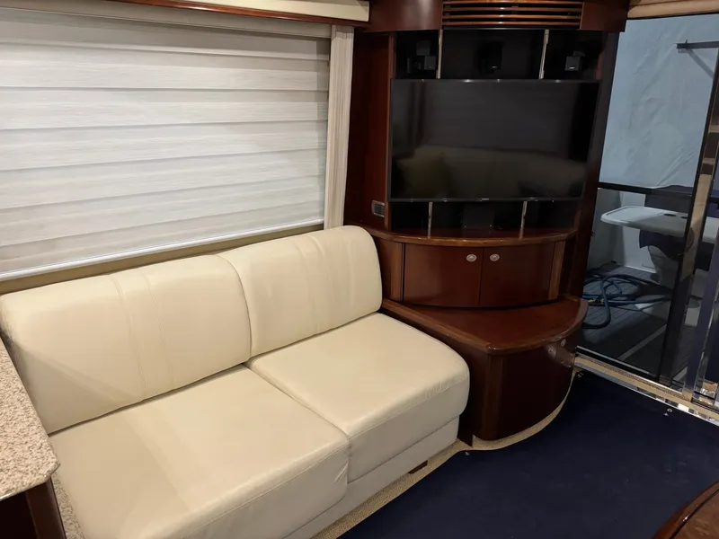 Slide: The Image of Sea Ray 500 Sedan Bridge 2005 - 17