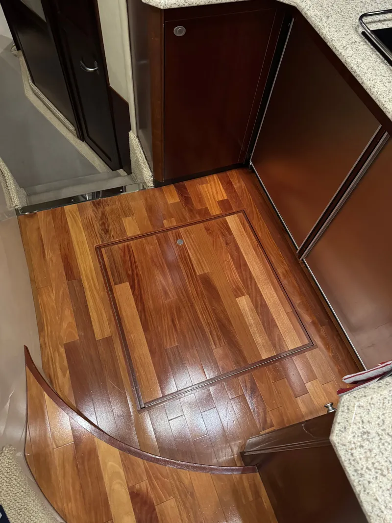 Slide: The Image of Sea Ray 500 Sedan Bridge 2005 - 19