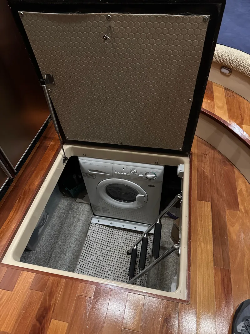 Slide: The Image of Sea Ray 500 Sedan Bridge 2005 - 20