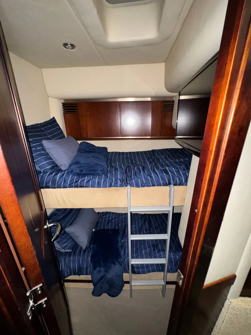 Slide: The Image of Sea Ray 500 Sedan Bridge 2005 - 22