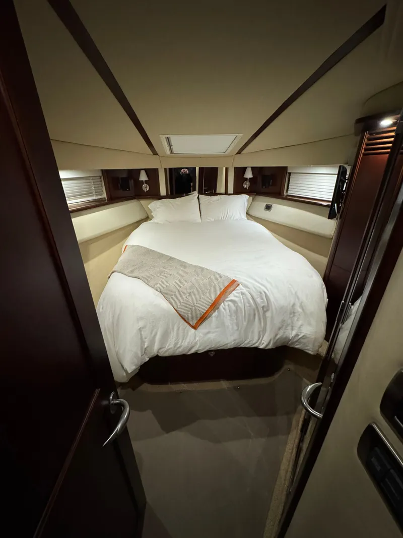 Slide: The Image of Sea Ray 500 Sedan Bridge 2005 - 29