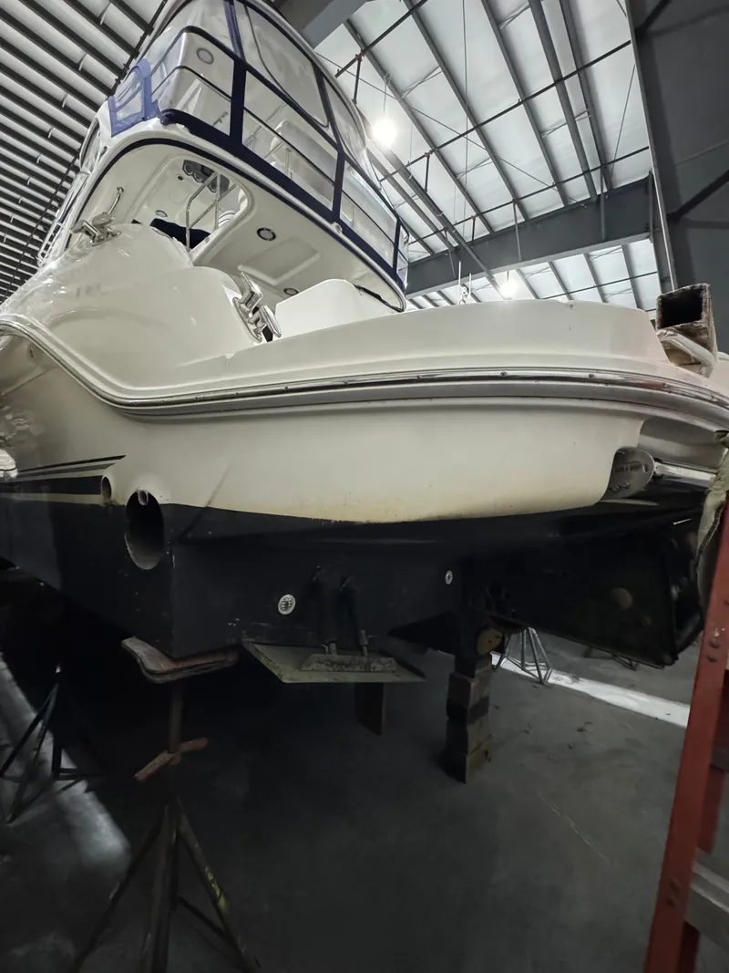 Slide: The Image of Sea Ray 500 Sedan Bridge 2005 - 39