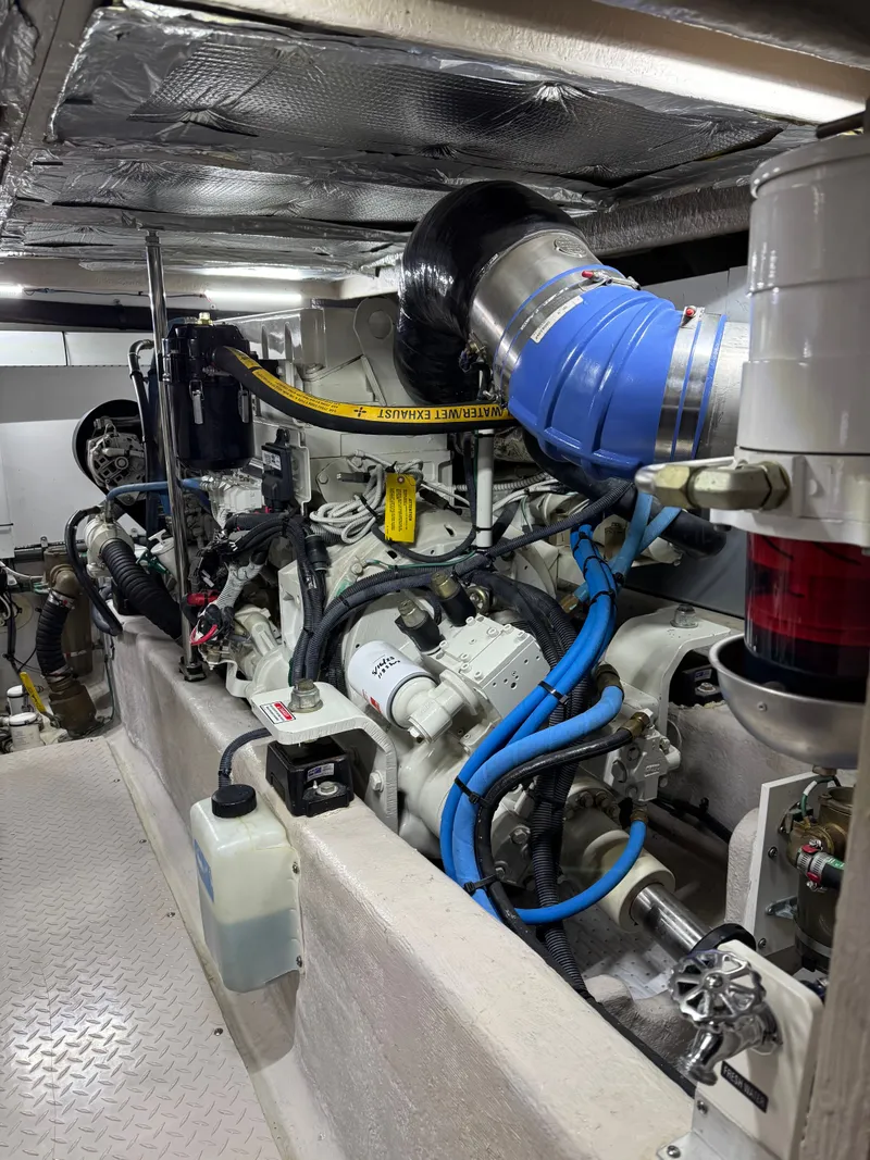 Slide: The Image of Sea Ray 500 Sedan Bridge 2005 - 44