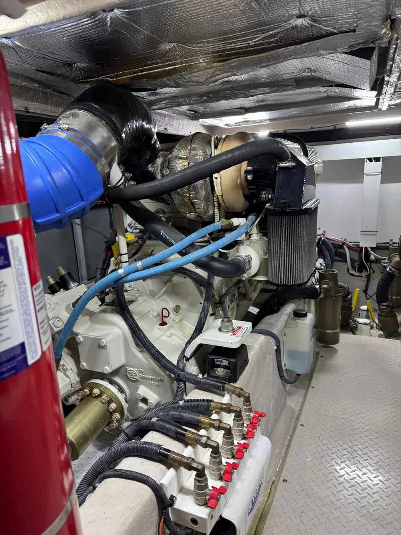 Slide: The Image of Sea Ray 500 Sedan Bridge 2005 - 45