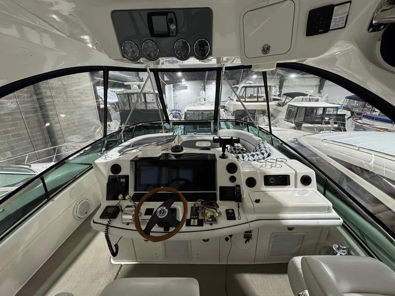 Slide: The Image of Sea Ray 500 Sedan Bridge 2005 - 9