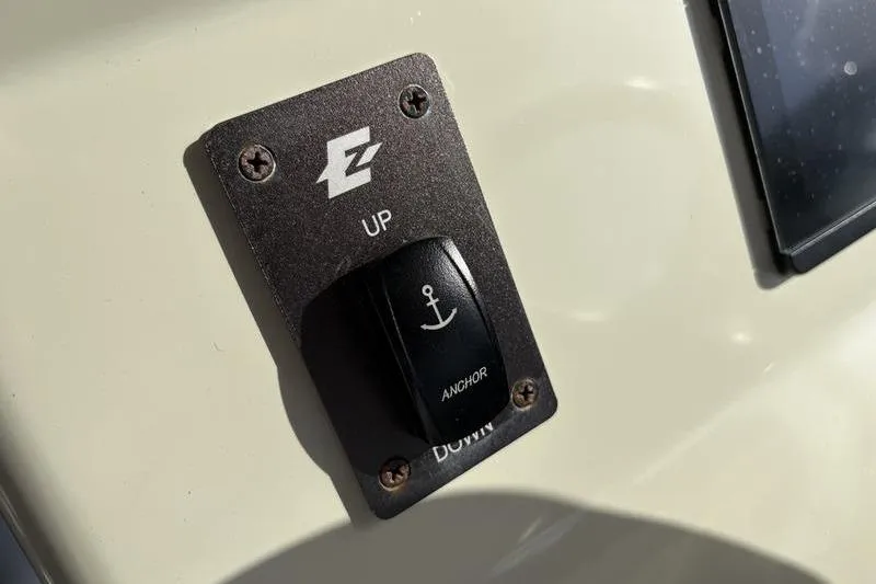 Slide: The Image of Stuart 27 anchor control switch, model 2025, with up and down function. - 31