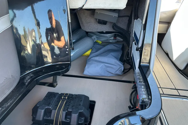 Slide: The Image of MB F22 Tomcat Alpha 2022 - 8