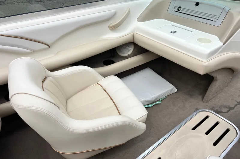 Slide: The Image of Sea Ray 190 Bow Rider 1996 - 20